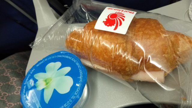 タイ・ライオン・エアの機内で出てくるパン